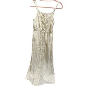 Mossimo crème lace maxi dress